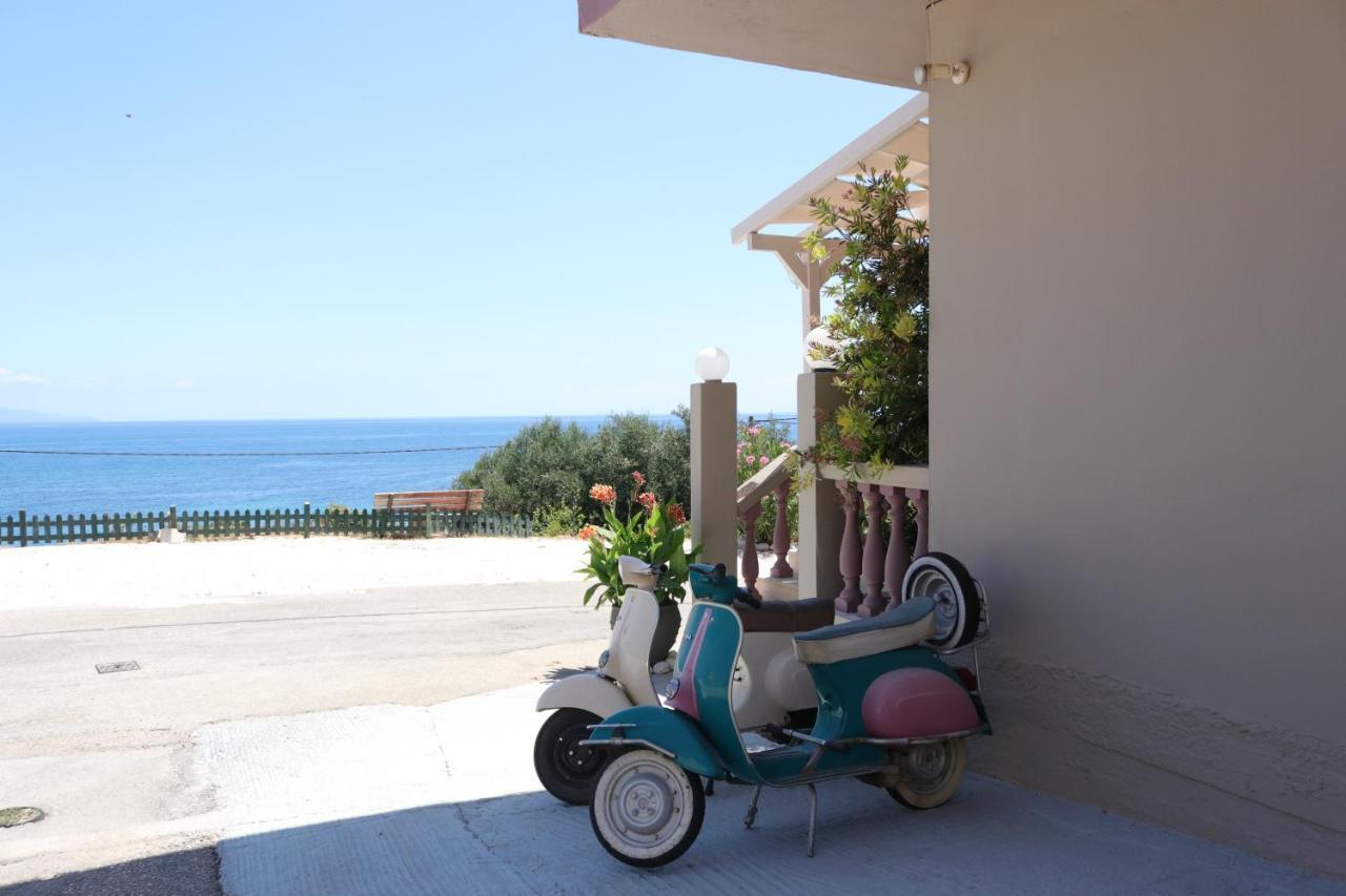 Michaela Hotel Poros  ภายนอก รูปภาพ