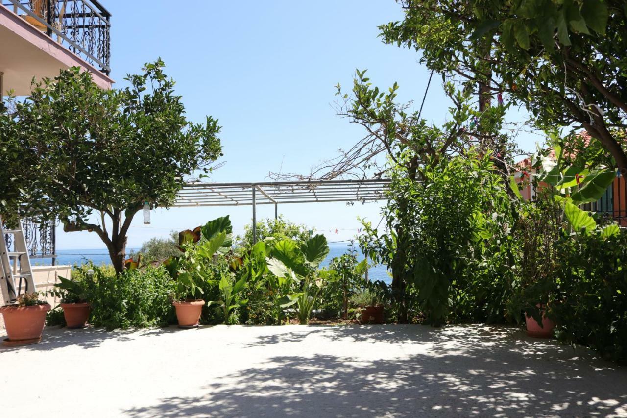 Michaela Hotel Poros  ภายนอก รูปภาพ